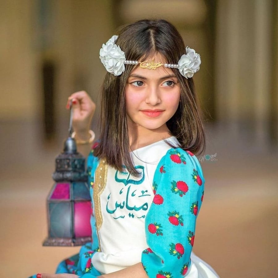 طوق ورد بالاسم للاطفال