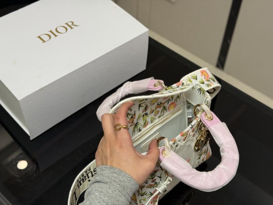 Dior