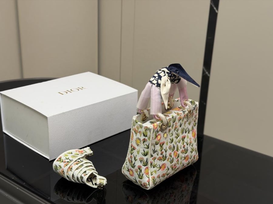 Dior