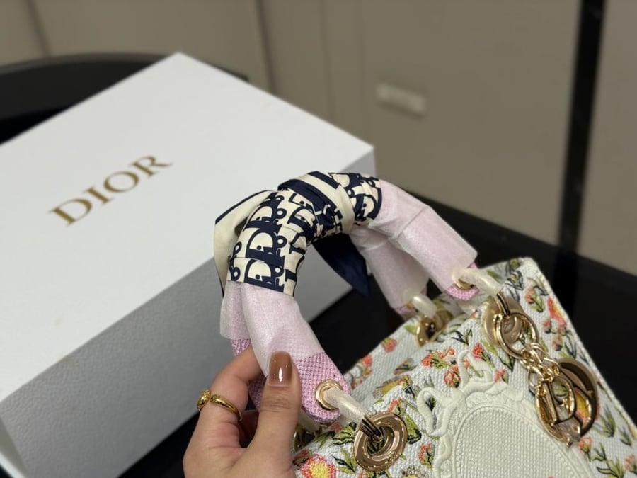 Dior
