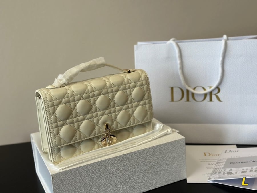 Dior