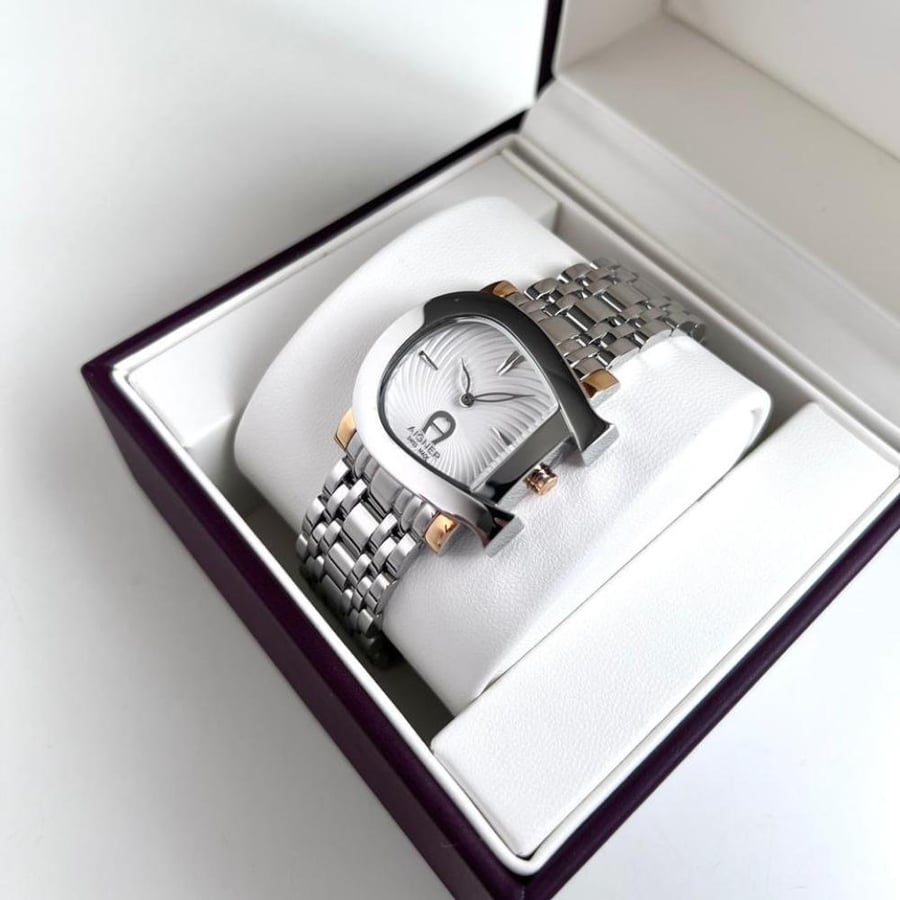 ساعة aigner