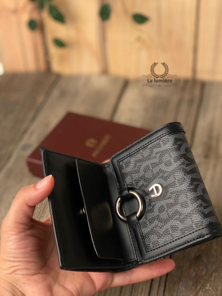 محفظة aigner