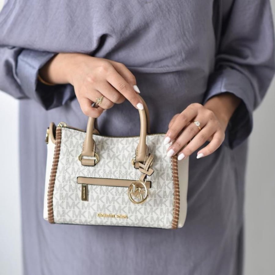 شنطة michael kors