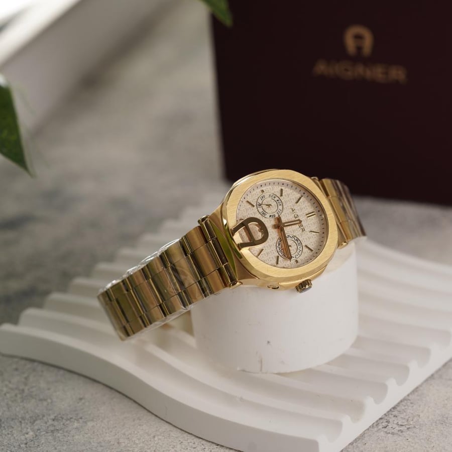ساعة aigner