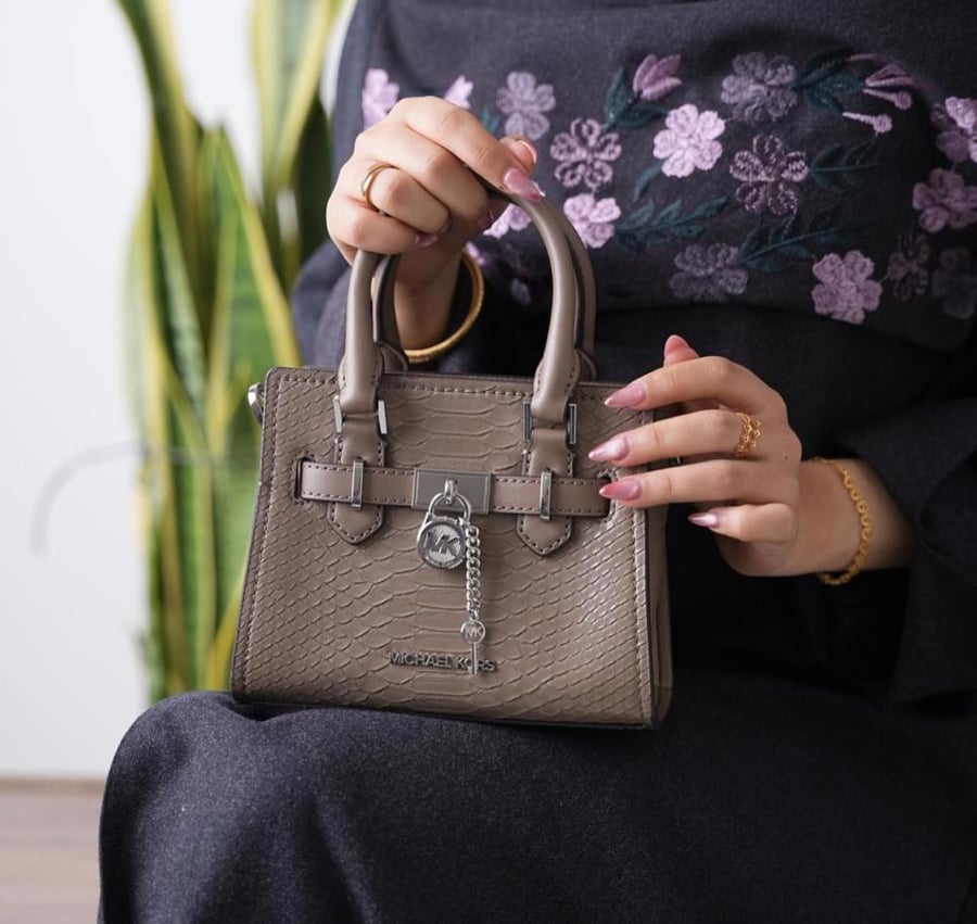 شنطة michael kors