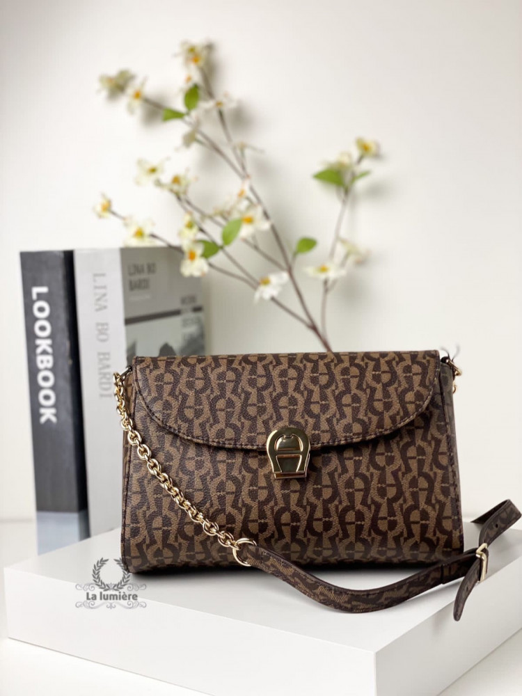 شنطة aigner