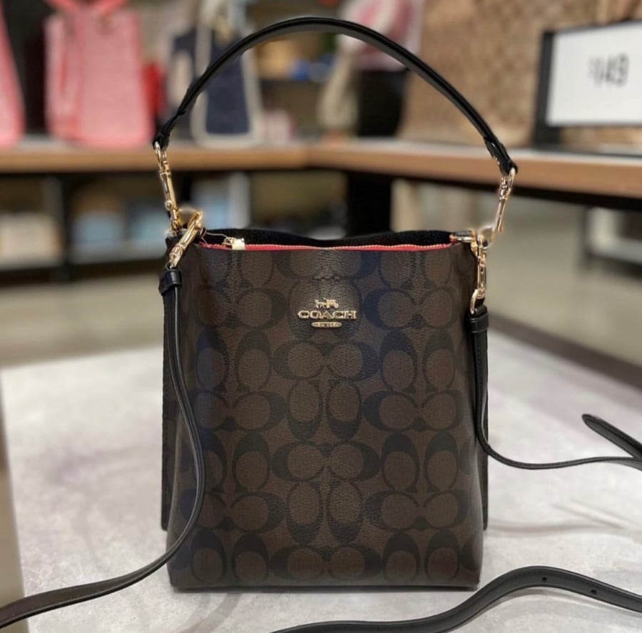 شنطة coach