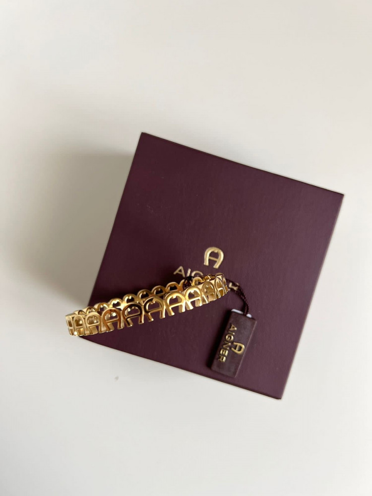 اسوارة aigner