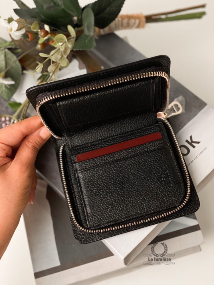 محفظة aigner