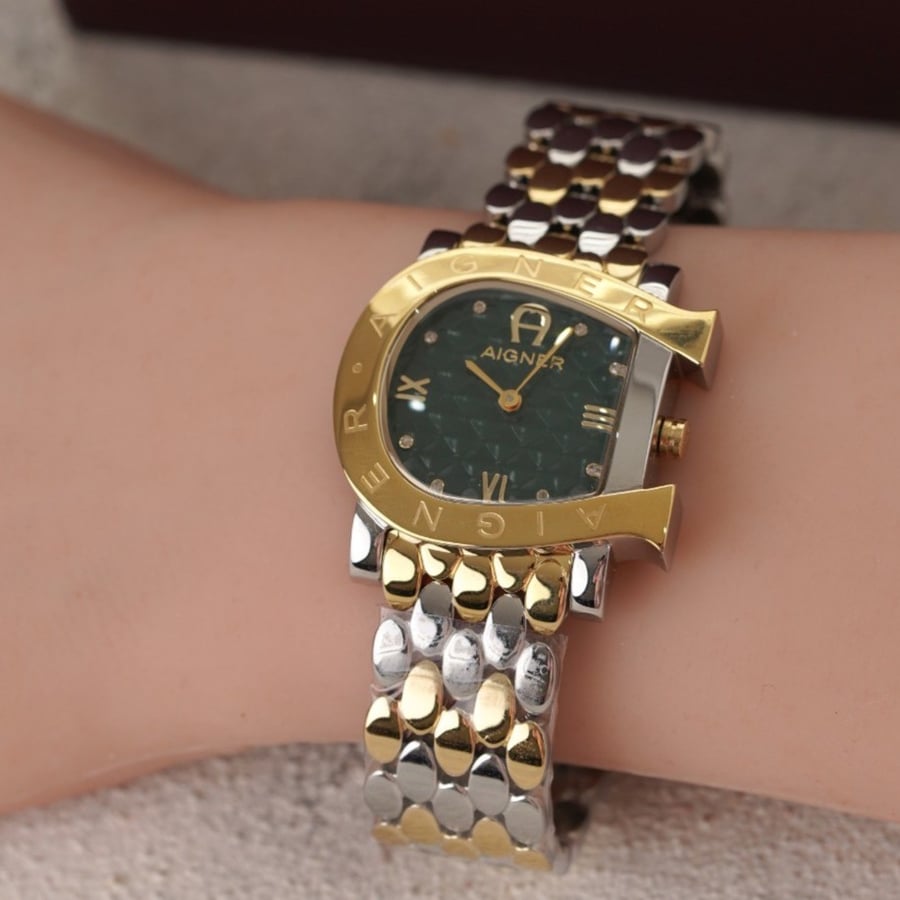 ساعة aigner