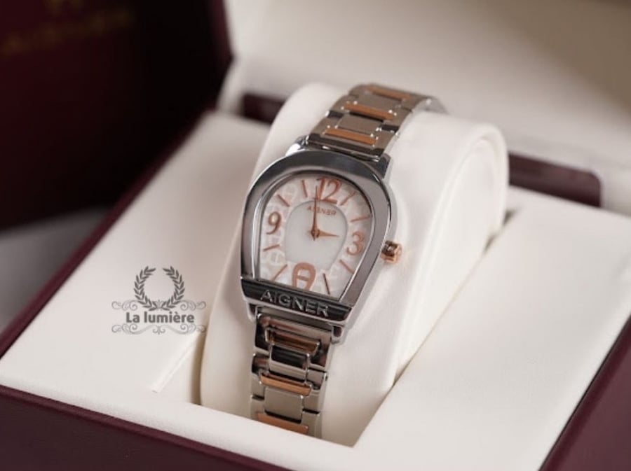 ساعة aigner