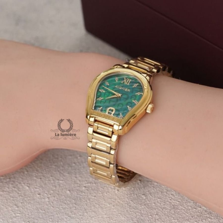 ساعة aigner