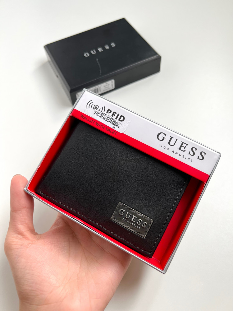 محفظة guess