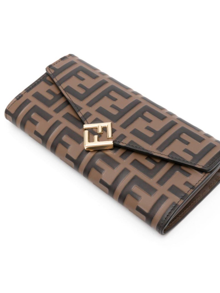 شنطة fendi