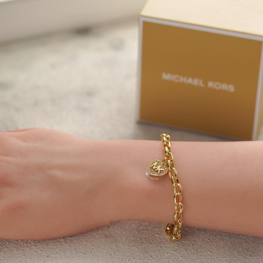 اسوارة michael kors
