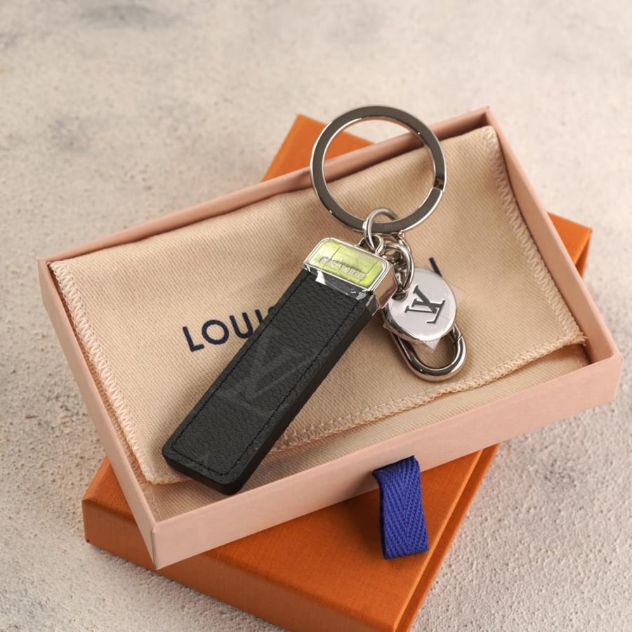 ميدالية LV
