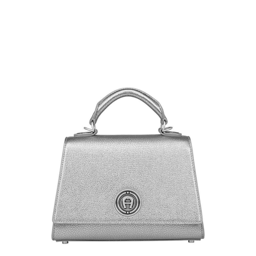 شنطة aigner