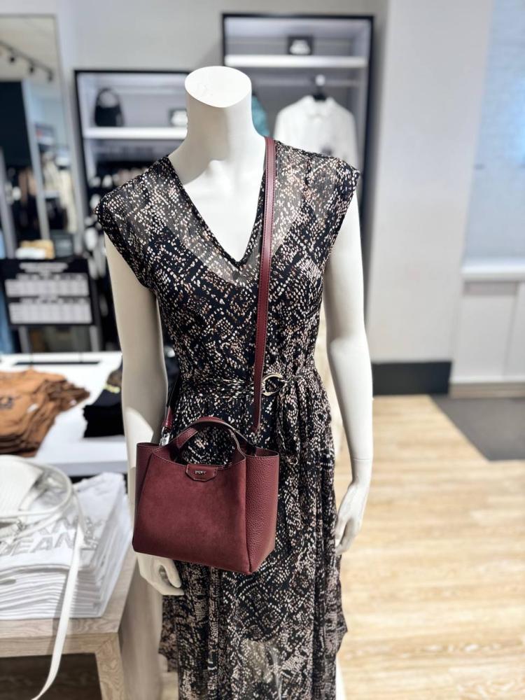 شنطة dkny