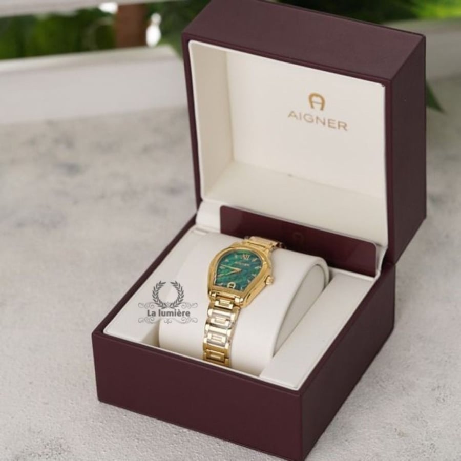ساعة aigner
