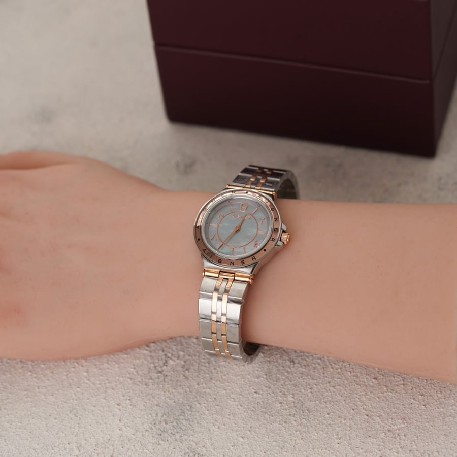 ساعة aigner