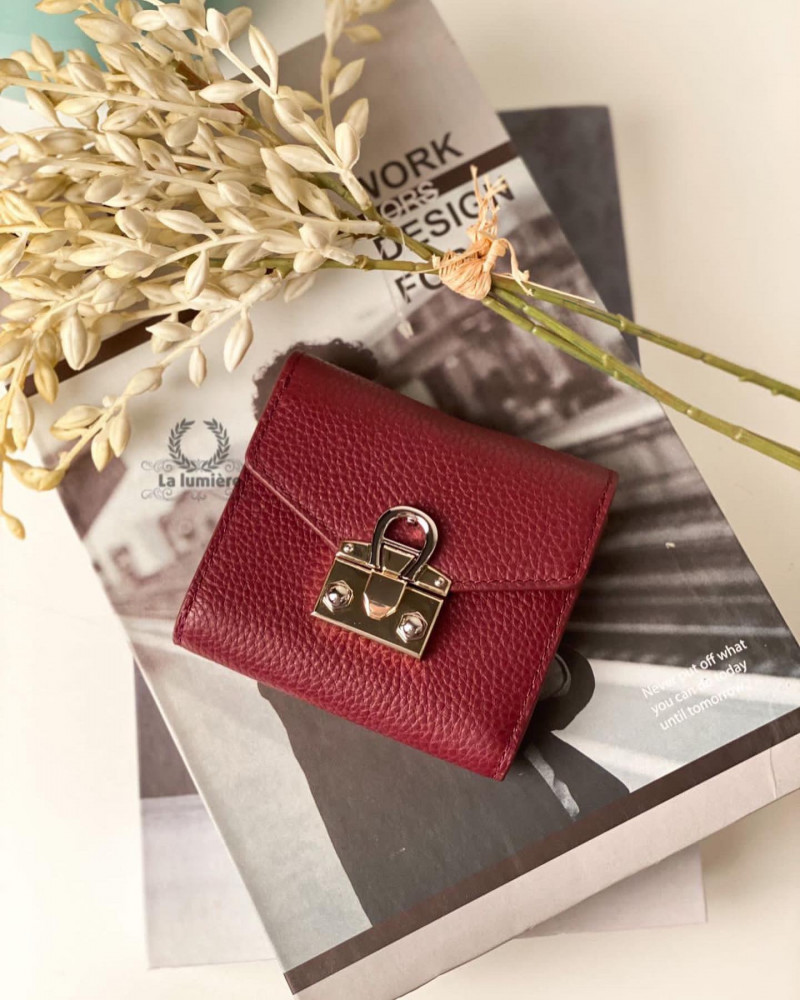 محفظة aigner