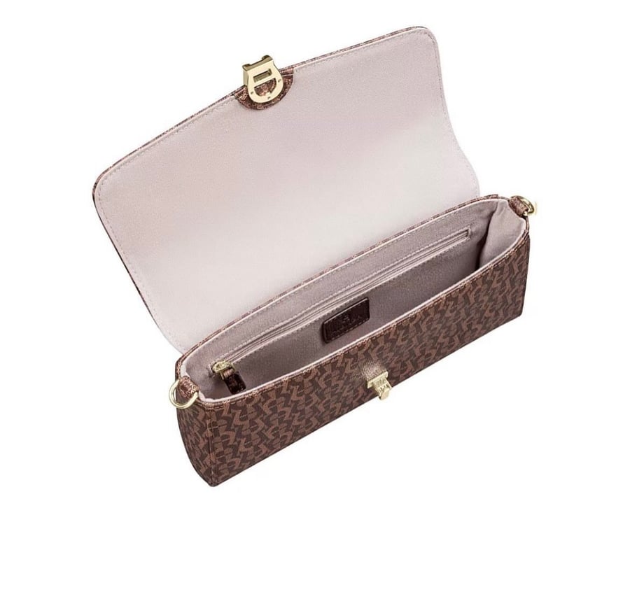 شنطة aigner