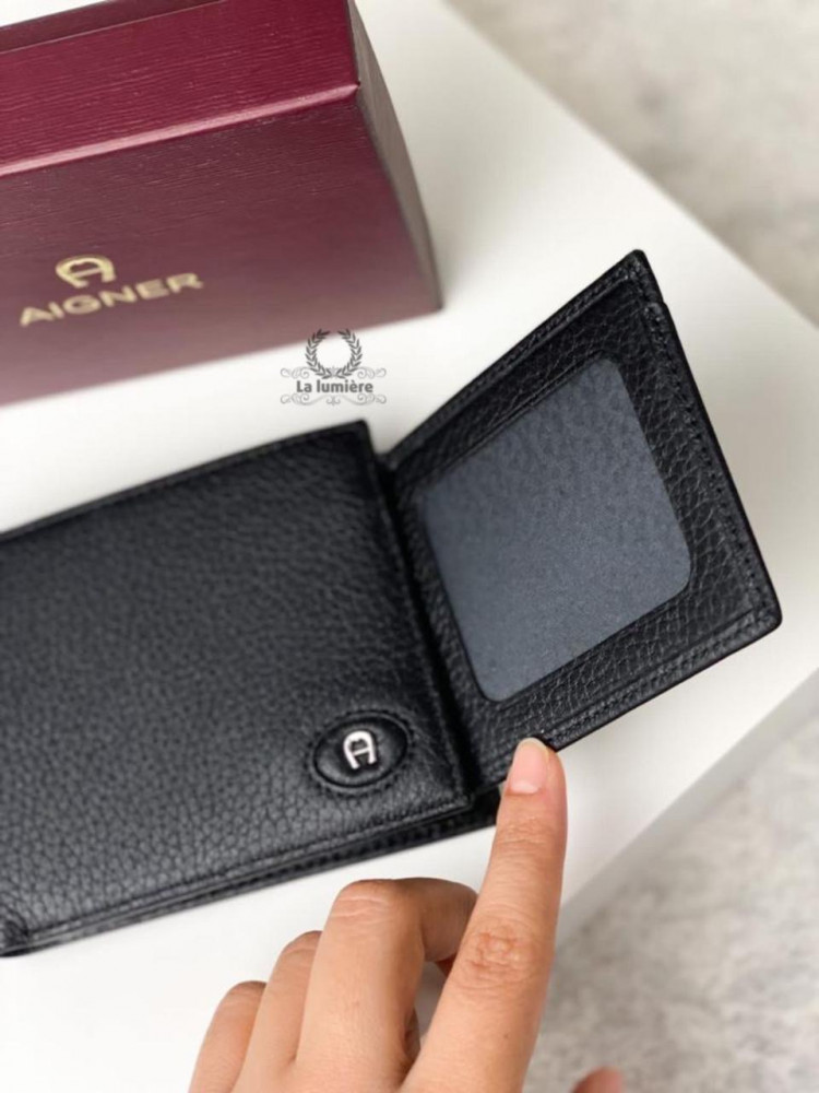 محفظة aigner