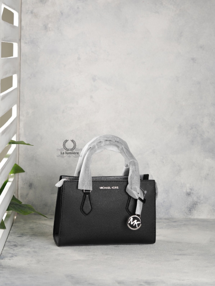 شنطة michael kors