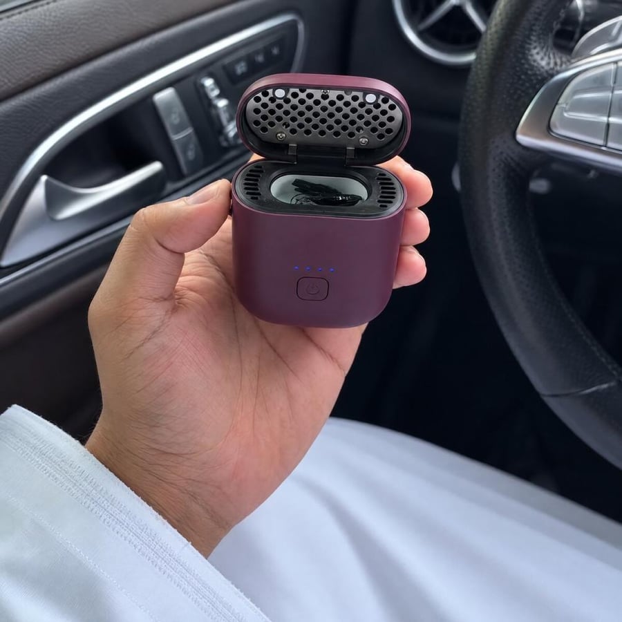 مبخرة الجيب برغندي والغطاء مفتوح