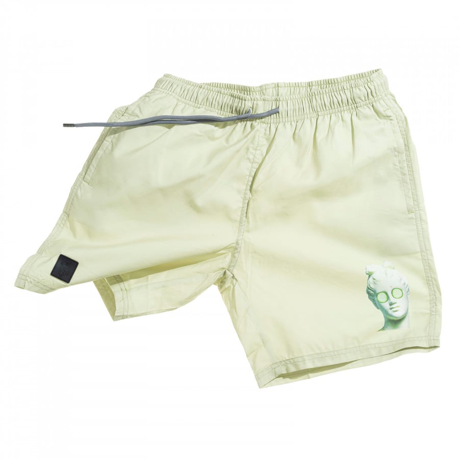 شورت أخضر (Green Short)