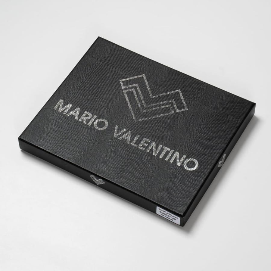 شماغ ماريو فالنتينو أبيض شبابي MARIO VALENTINO أصدار حديث