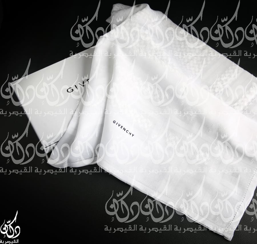شماغ جيفنشي ابيض اخر اصدار