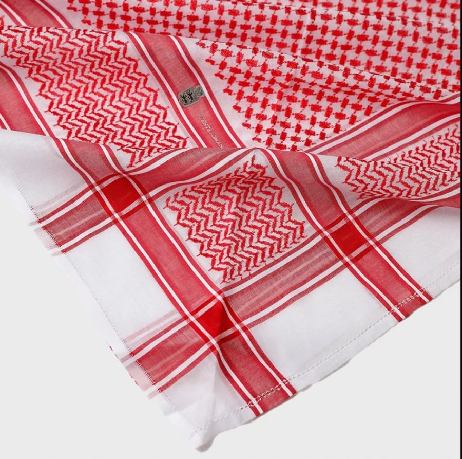 شماغ بوينتي رومانو أحمر كلاسيك P.R-2-R
