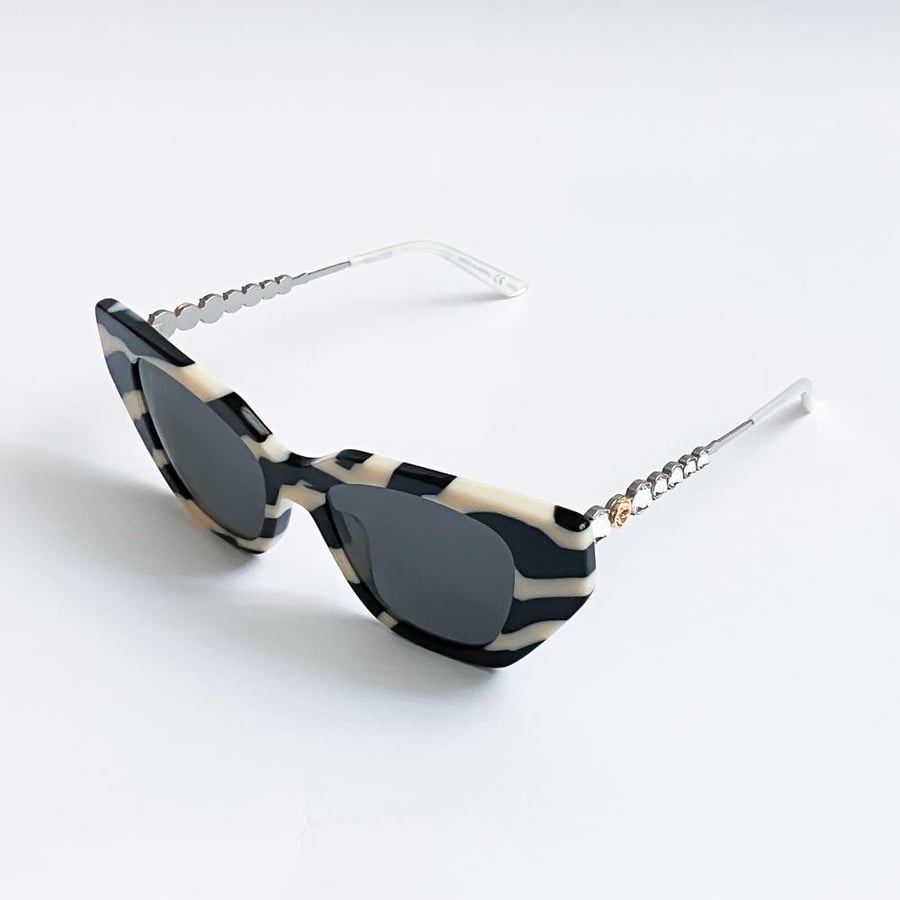 Gucci Cat-Eye Zebra