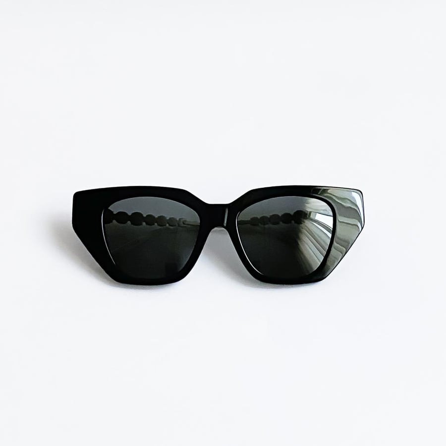Gucci Cat-Eye Black