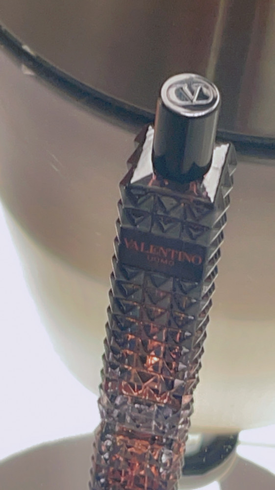 عطر فالنتينو الاسود