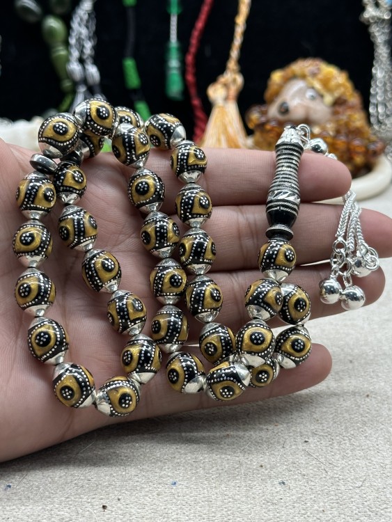يسر حجازي ملبس فصه ومطعم كهرمان فل الفل فضه ١١ مل قص دائري