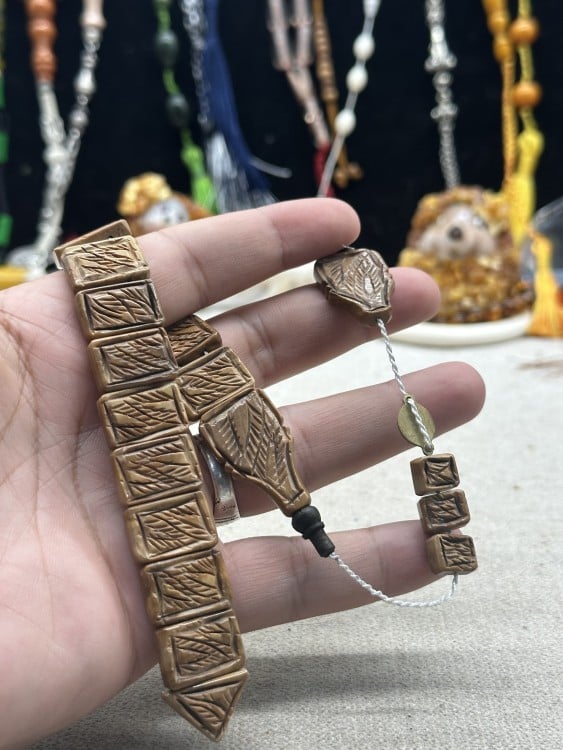 كوك مسباح يوناني منقوش بالكامل