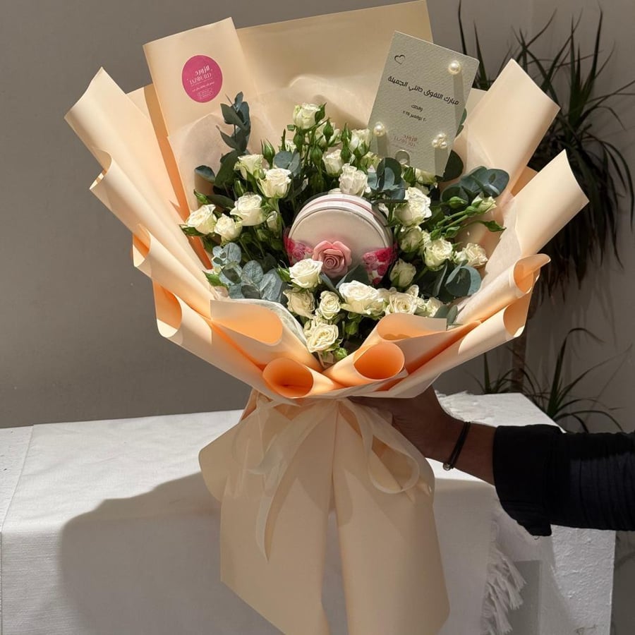 باقة ورد + شوكلت بستاني روز | Bouquet of roses + chocolate Boustany Rose |