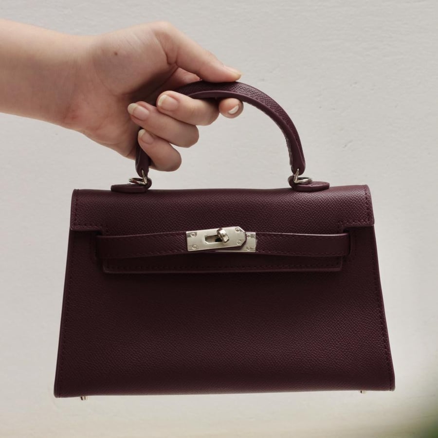 Kelly Burgundy Silver Lock