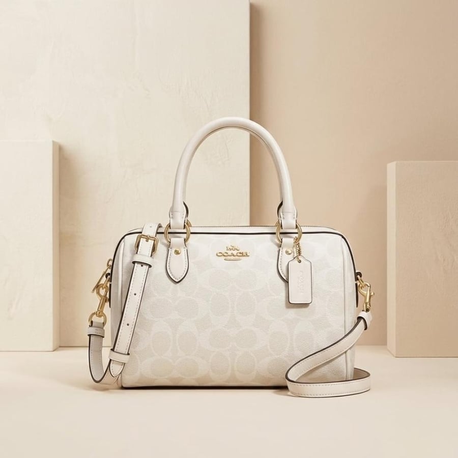 حقيبة يد نسائية من ماركة Coach بتصميم ساتشل (Rowan Satchel