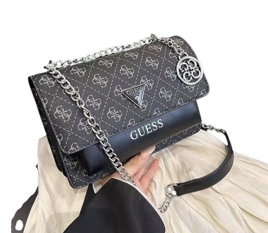 شنطة كروس من ماركة جيس (Guess