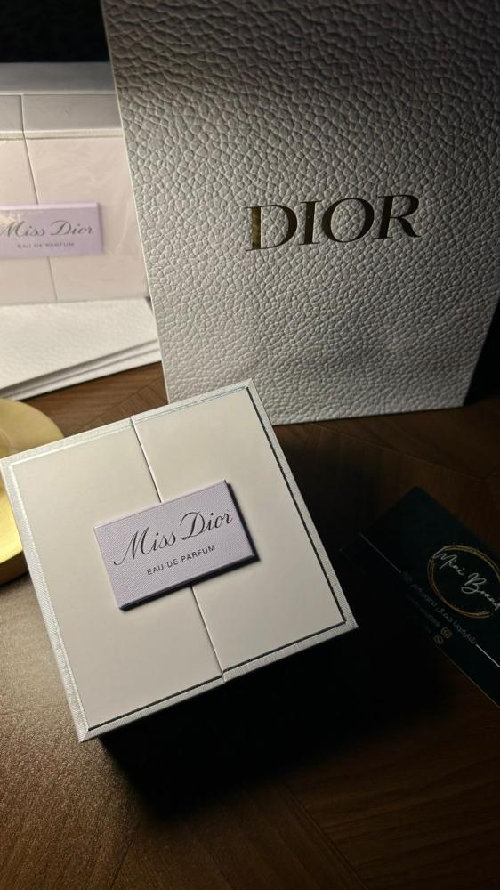 بوكس عطر مس ديور اي دي بيرفيوم