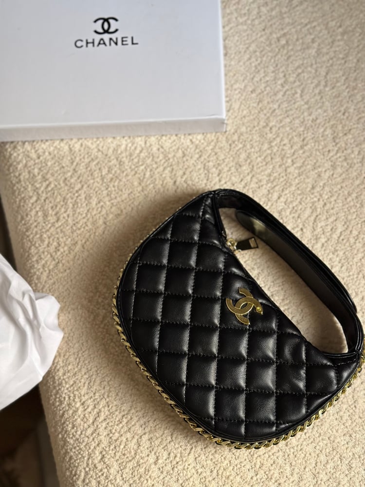 كولكشن  CHANEL الهبه مع بوكس الماركه حجم الشنطه  ٢٥ جوده عاليه