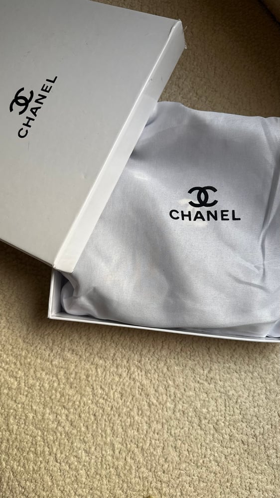 كولكشن  CHANEL الهبه مع بوكس الماركه حجم الشنطه  ٢٥ جوده عاليه