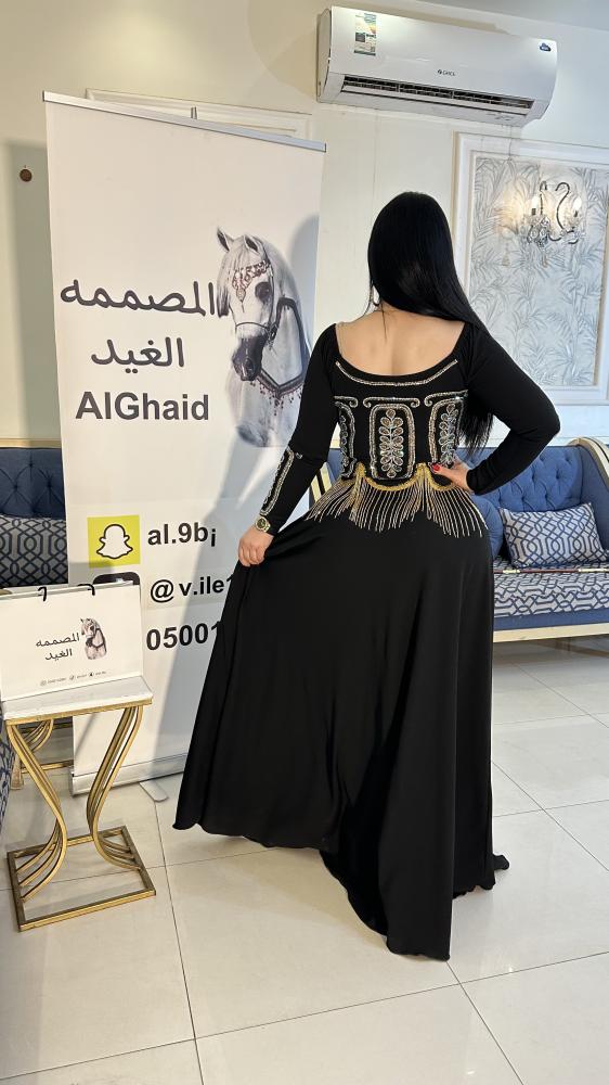 فستان اسود سترتش كريب اصلي شك وكرستال