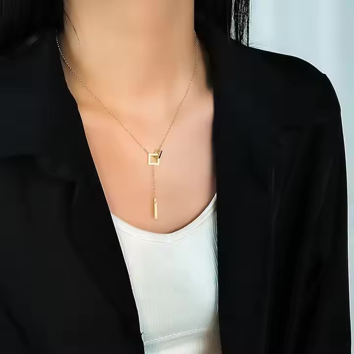 سلسال ناعم مطلي بالذهب بالاسم حسب الطلب
