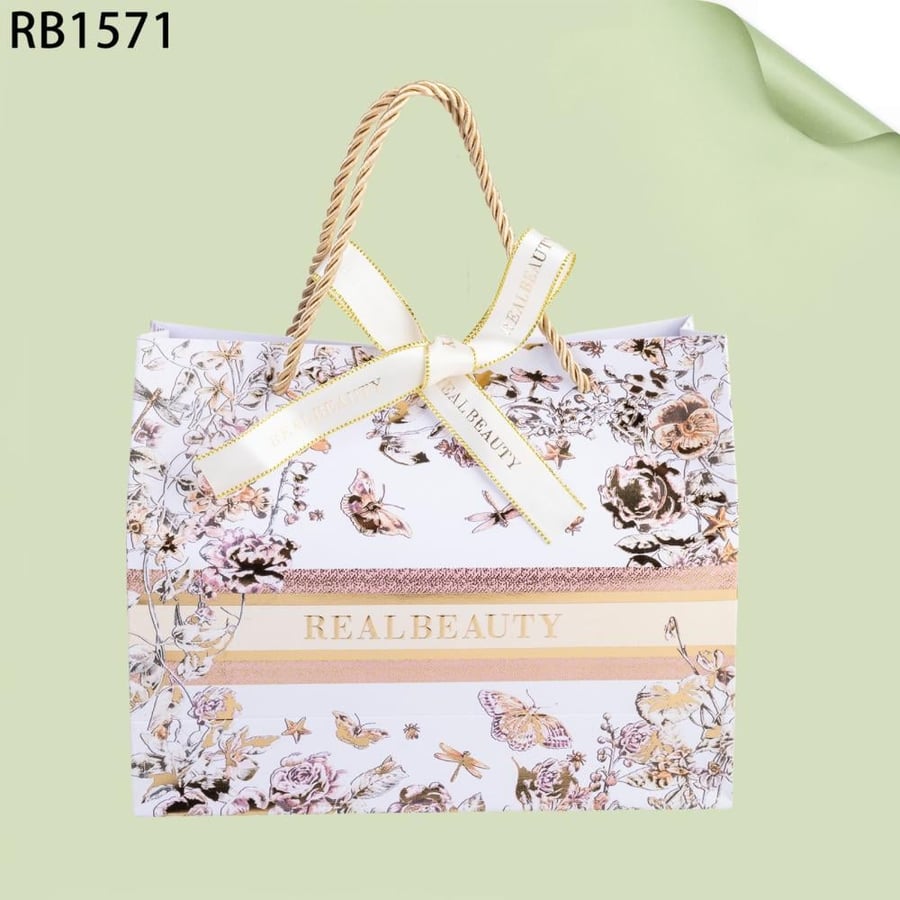 7-piece makeup set with a luxury bag from Real Beauty
