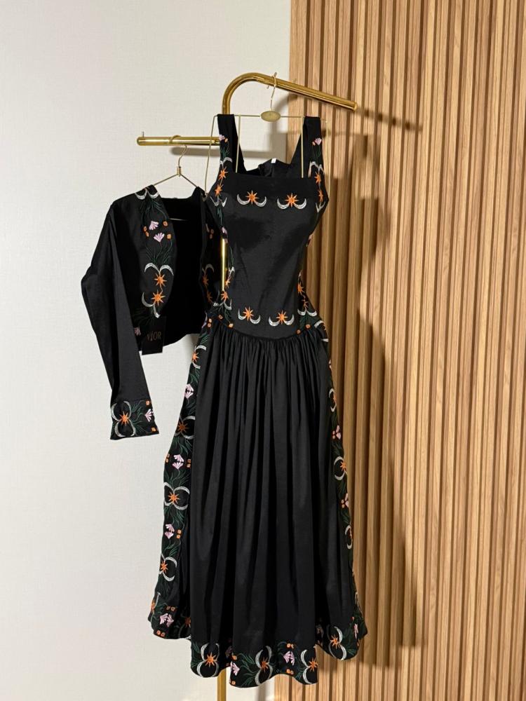 Amjad black dress